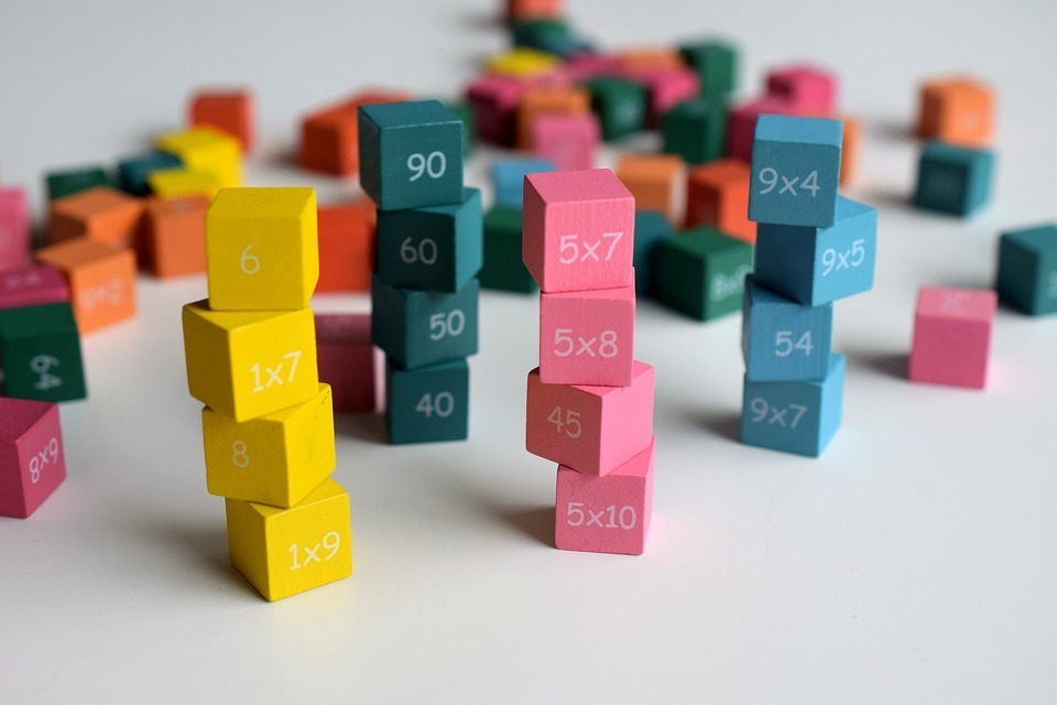Colorful counting math cubes