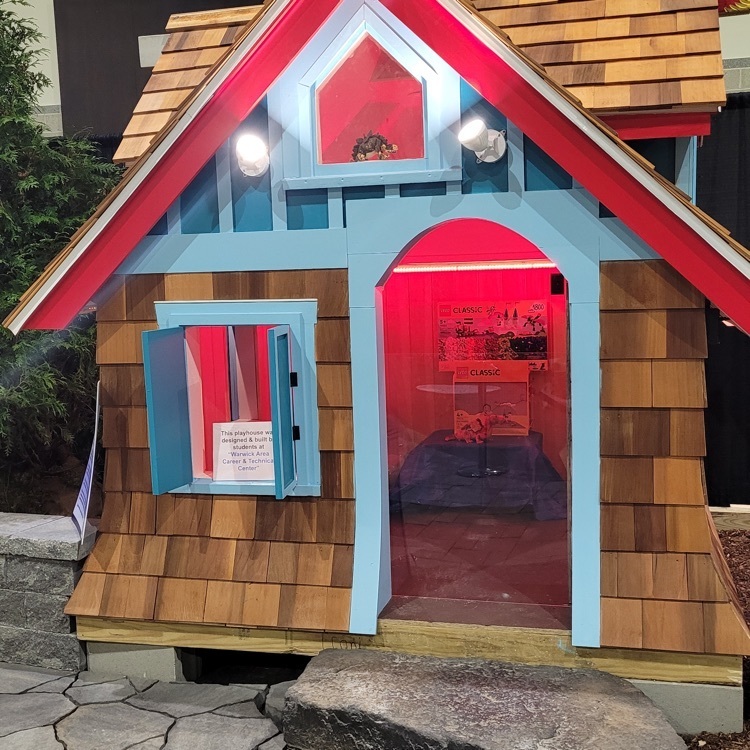 playhouse built by students